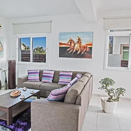 In Mit Privatem Parkplatz By Interhome