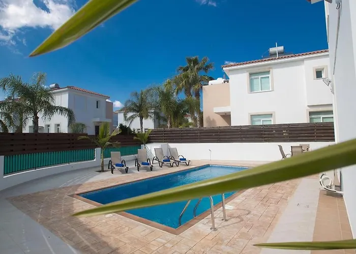 In Mit Privatem Parkplatz By Interhome Casa vacanze Protaras