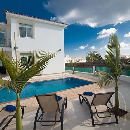 In Mit Privatem Parkplatz By Interhome Protaras
