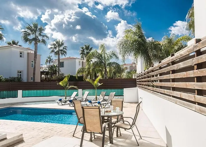 In Mit Privatem Parkplatz By Interhome * Πρωταράς