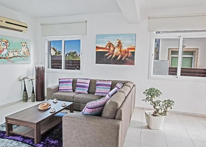 In Mit Privatem Parkplatz By Interhome