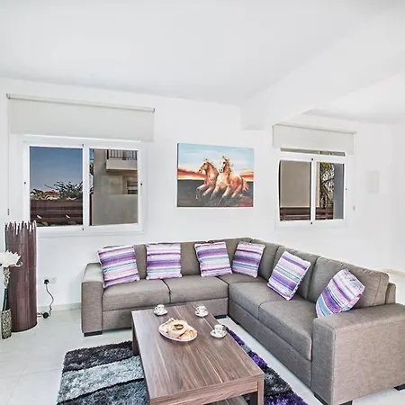 Casa de Férias In Mit Privatem Parkplatz By Interhome Protaras